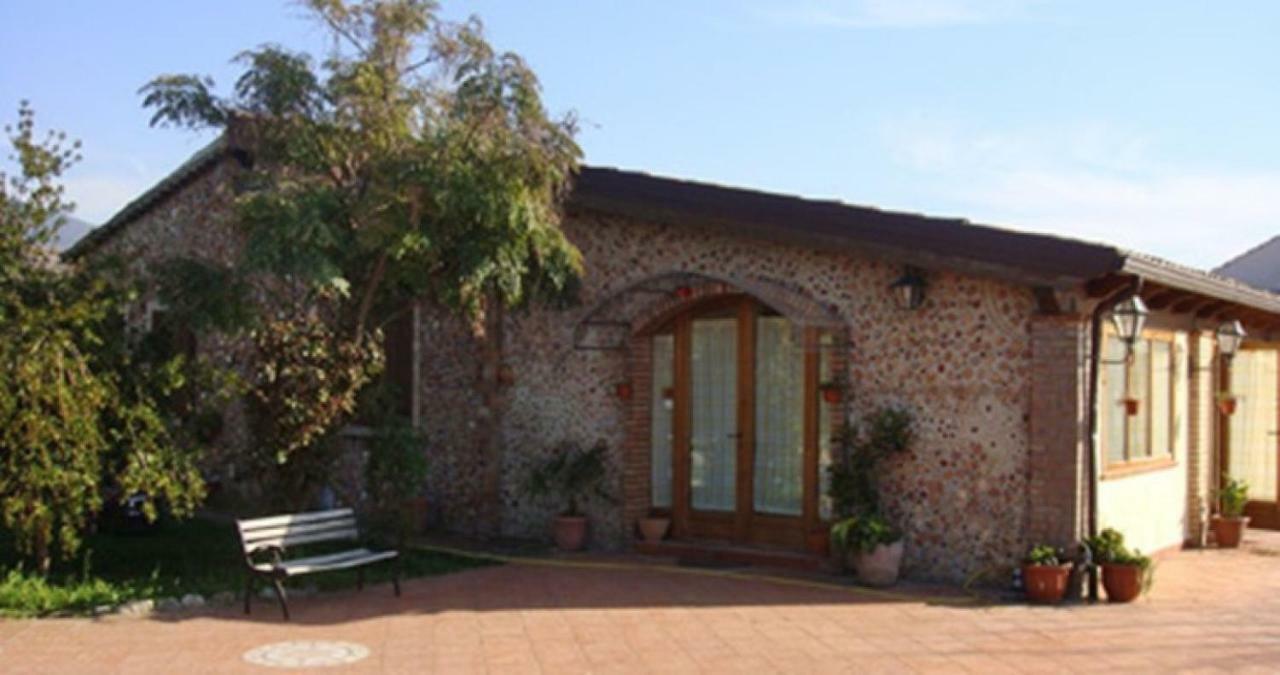 Agriturismo Pingitore Luzzi Εξωτερικό φωτογραφία